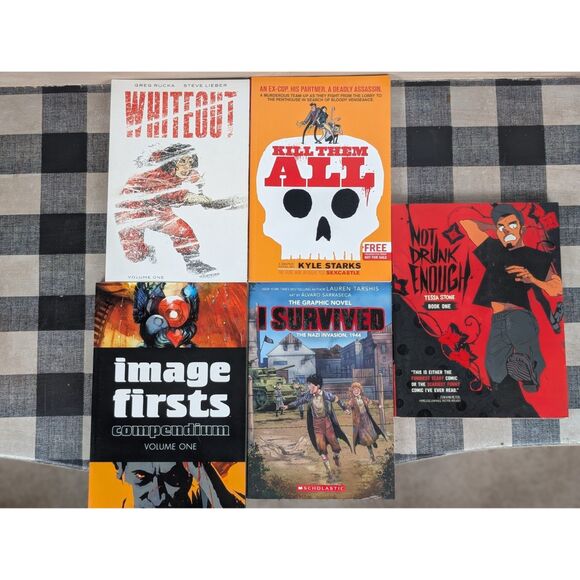 Mixed Lot of 5 Graphic Novels / Comic Books - Picture 1 of 8